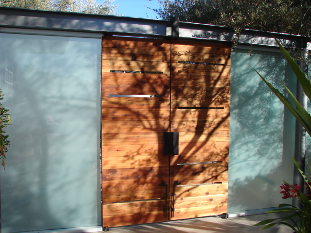 odie's-oil-finished-wood-gate.jpg odie's-oil-finished-wood-gate.jpg
